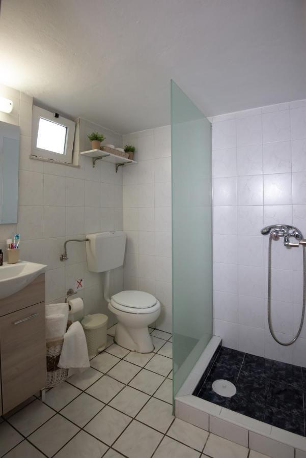 Salty Alley Seaside Apartment Ретимно Экстерьер фото